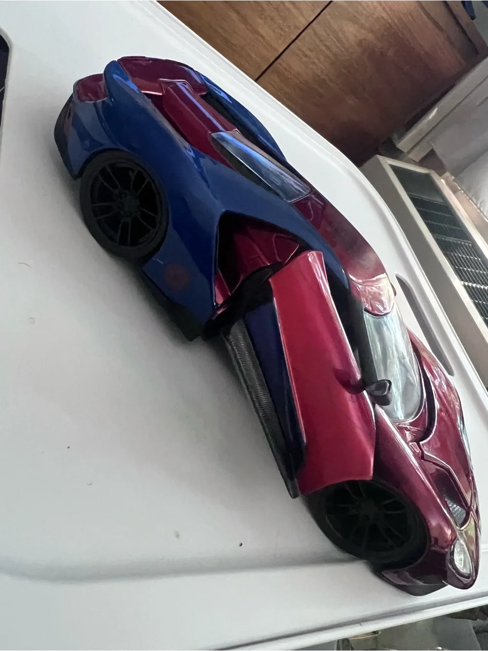 Jada Toys Marvel Spider-Man 2017 Ford GT Diecast Car 1:24 Scale Collectors Item